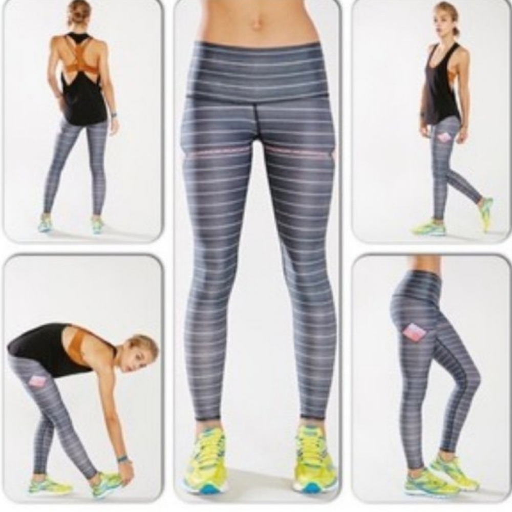 Teeki Reflection Stripe Hot Pant Leggings Sz M